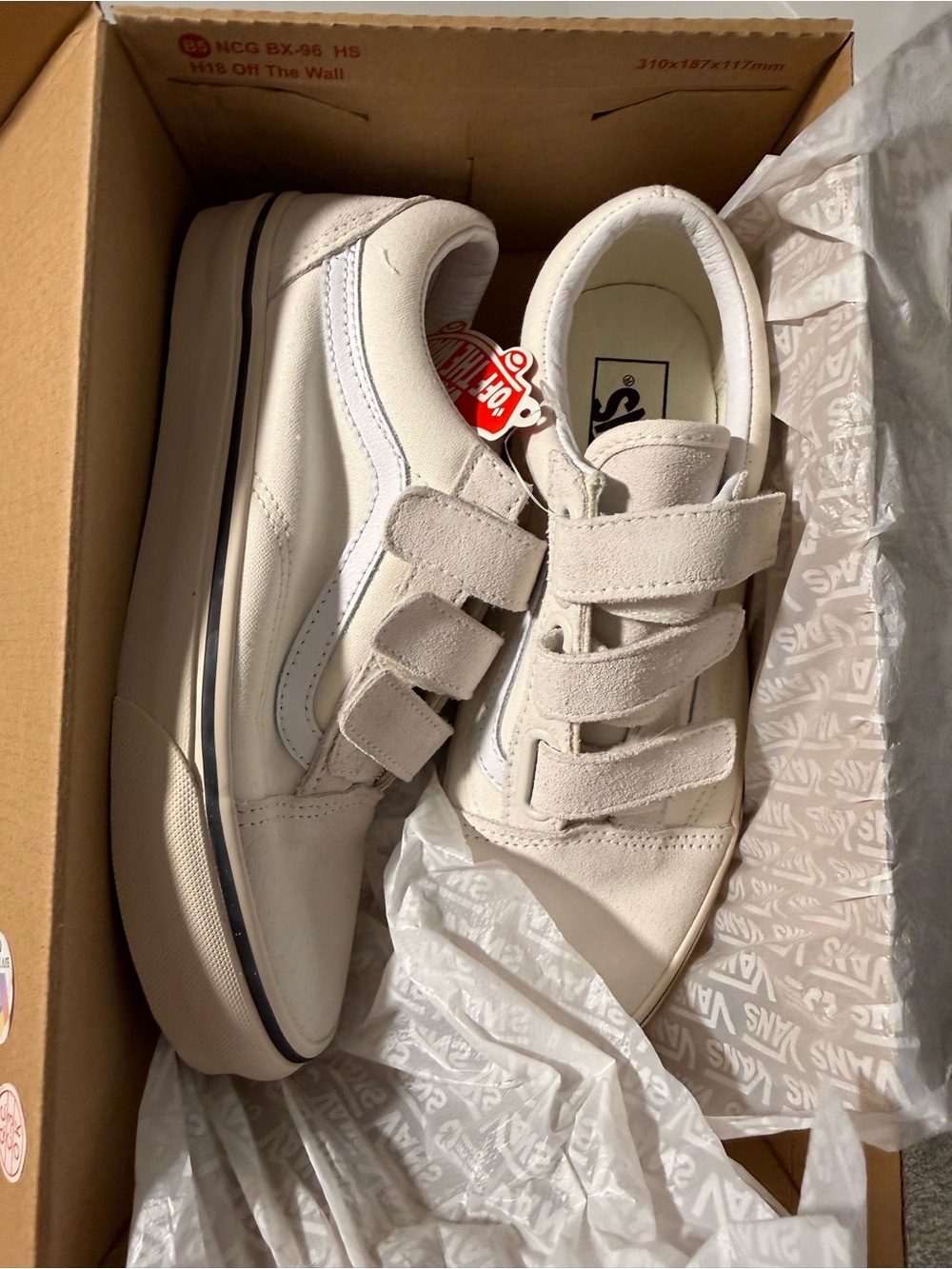 Vans Old Skool Velcro Sneakers in Off-White